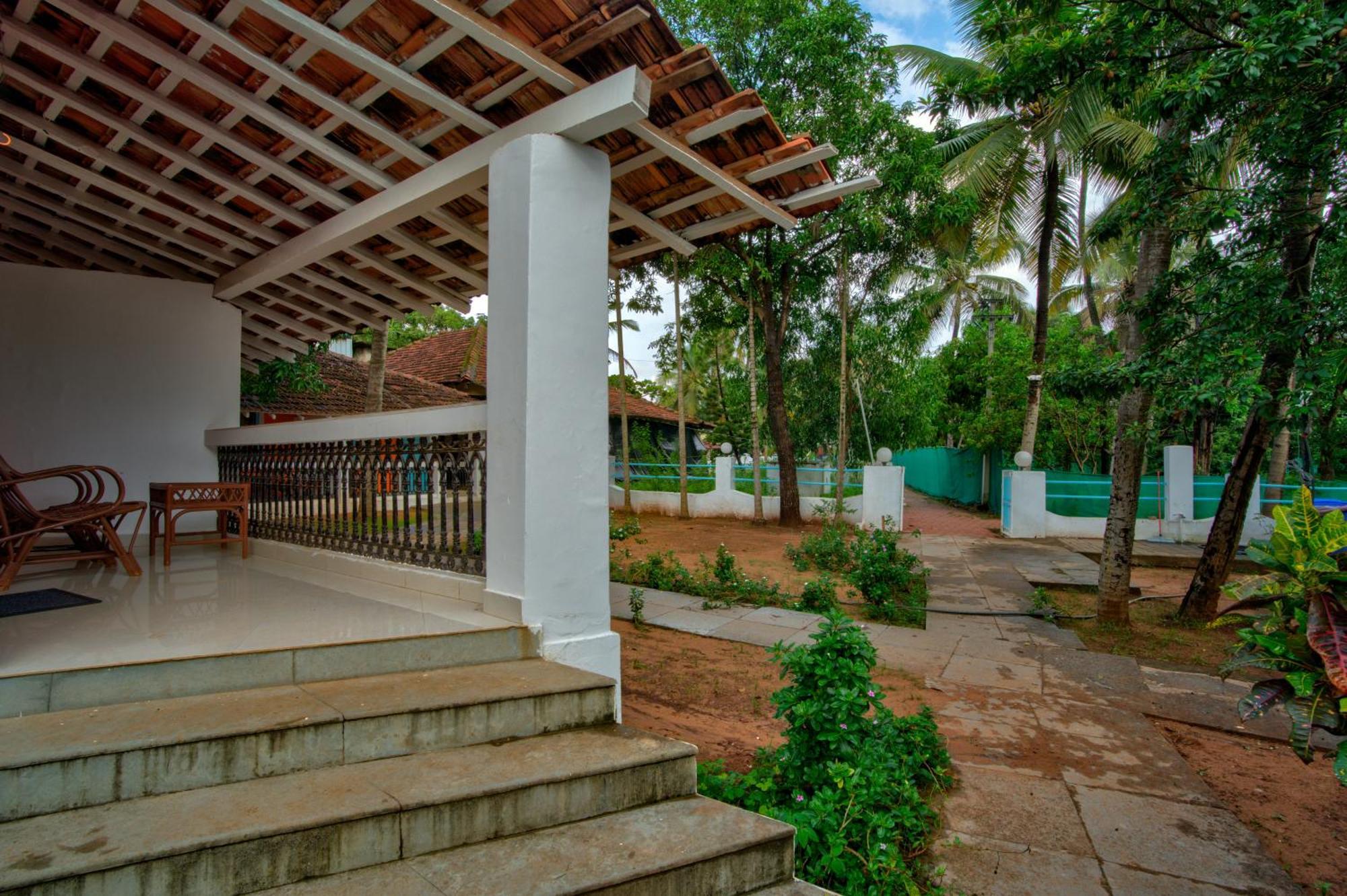 Papilio Beach Front Cottages-Tbv Baga Exteriör bild