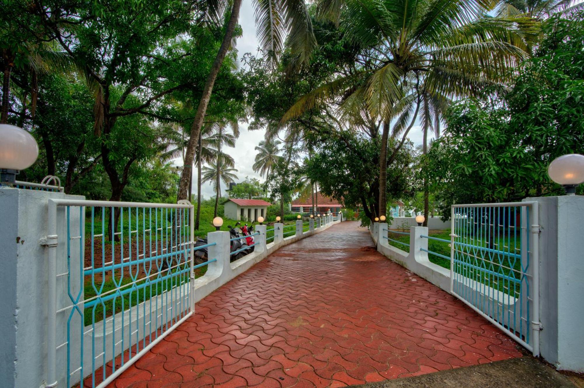 Papilio Beach Front Cottages-Tbv Baga Exteriör bild