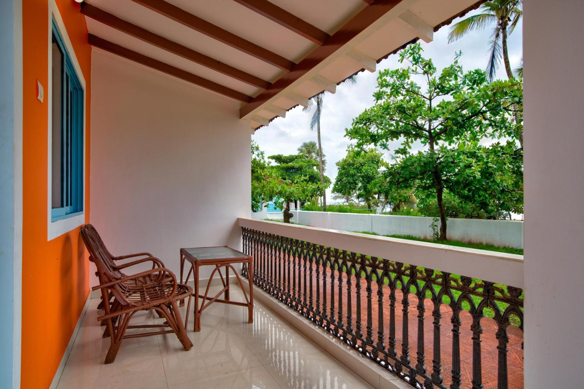 Papilio Beach Front Cottages-Tbv Baga Exteriör bild